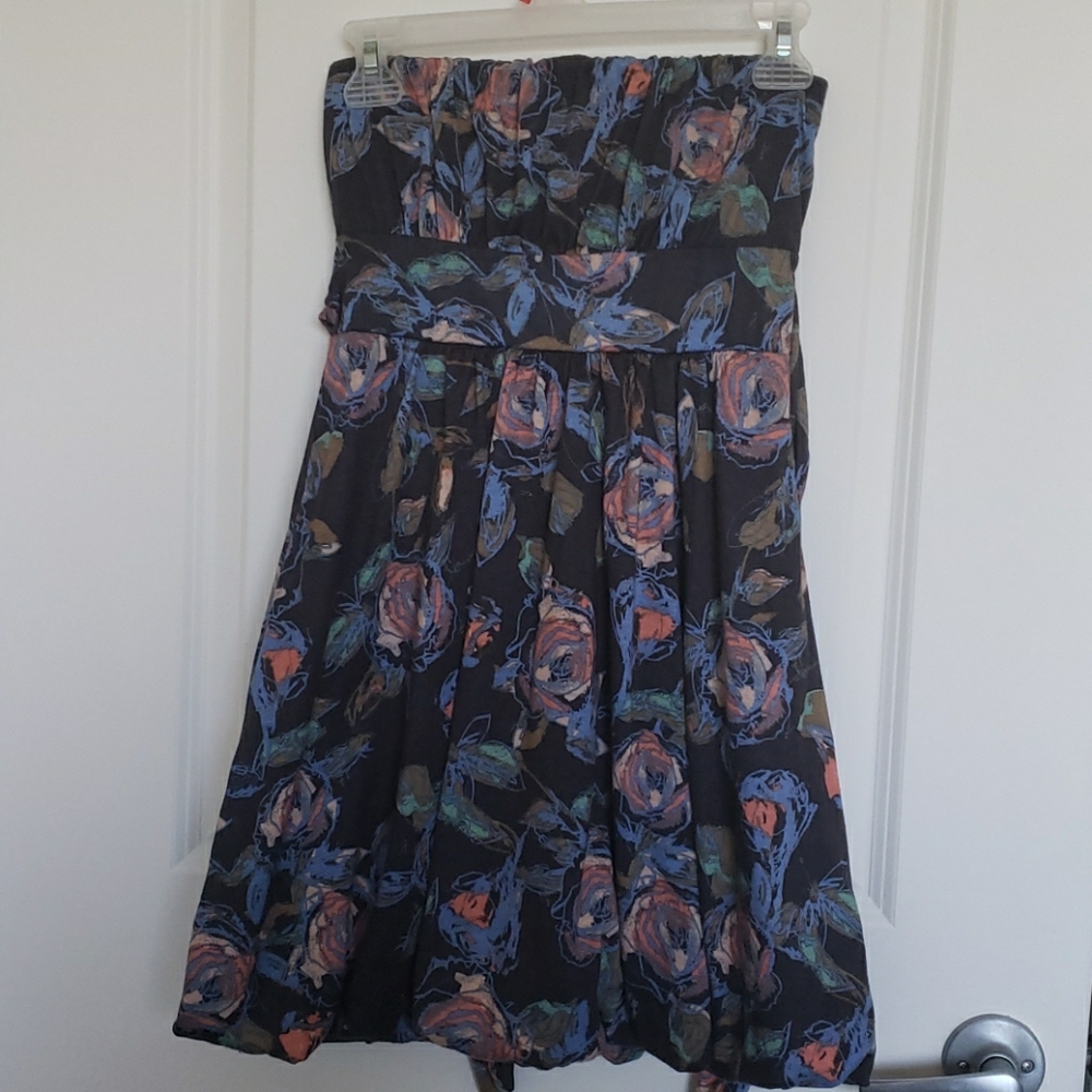 🦚Like New Strapless Rose Print Dress